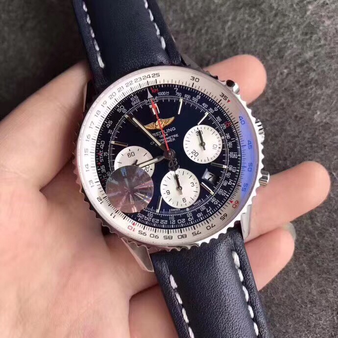 百年灵Navitimer 01 航空计时 01系列